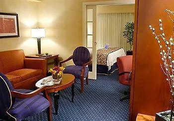Courtyard By Marriott Toronto Brampton Hotel 3*,