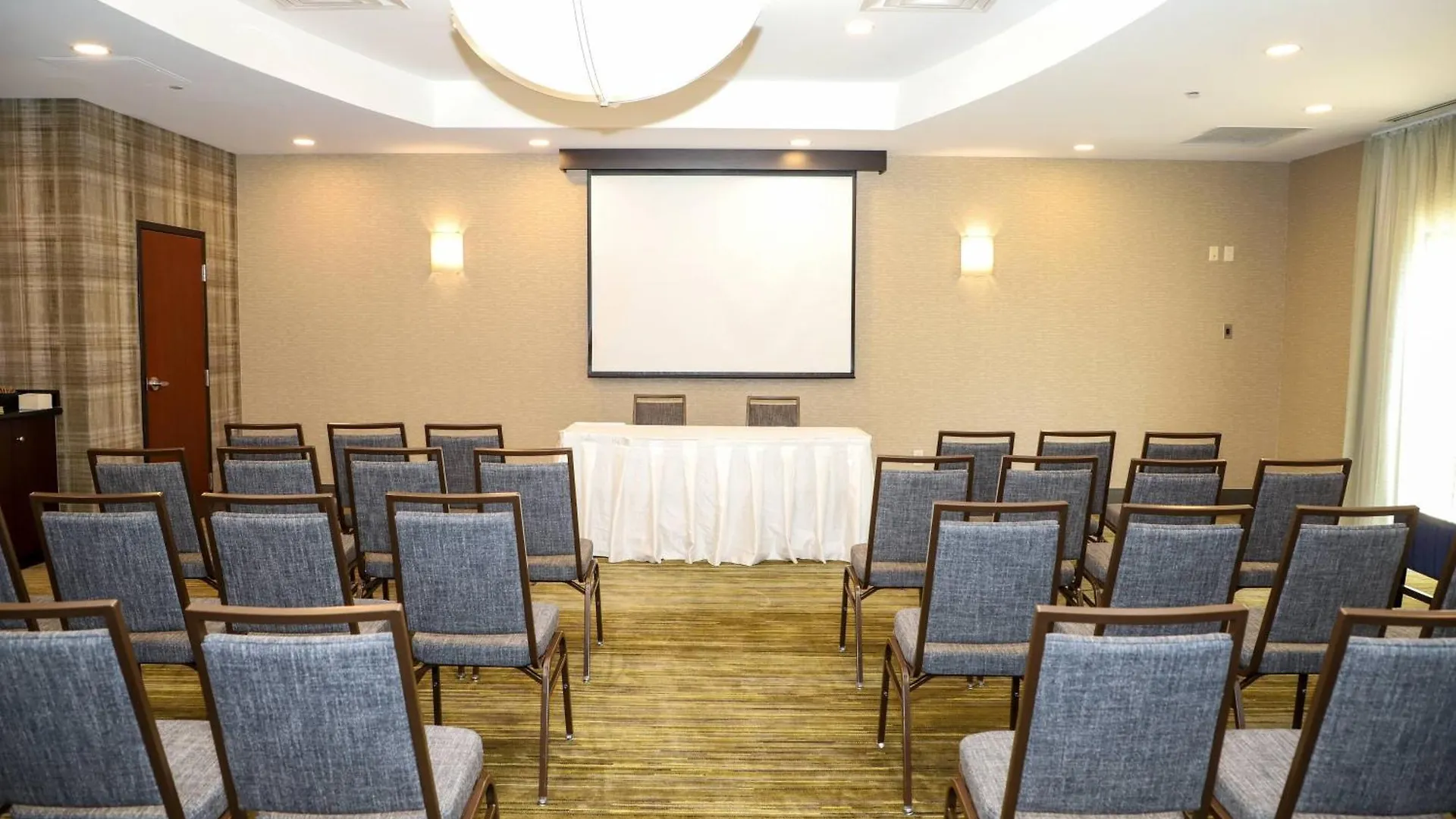 Courtyard By Marriott Toronto Brampton Hotel
