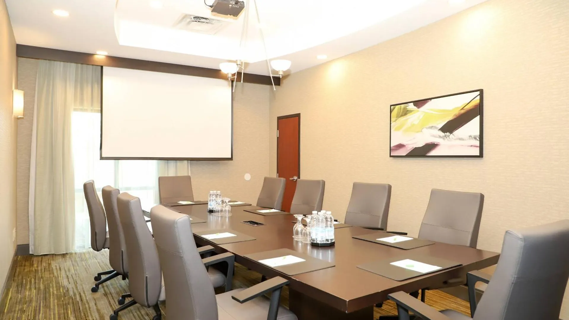 Courtyard By Marriott Toronto Brampton Hotel