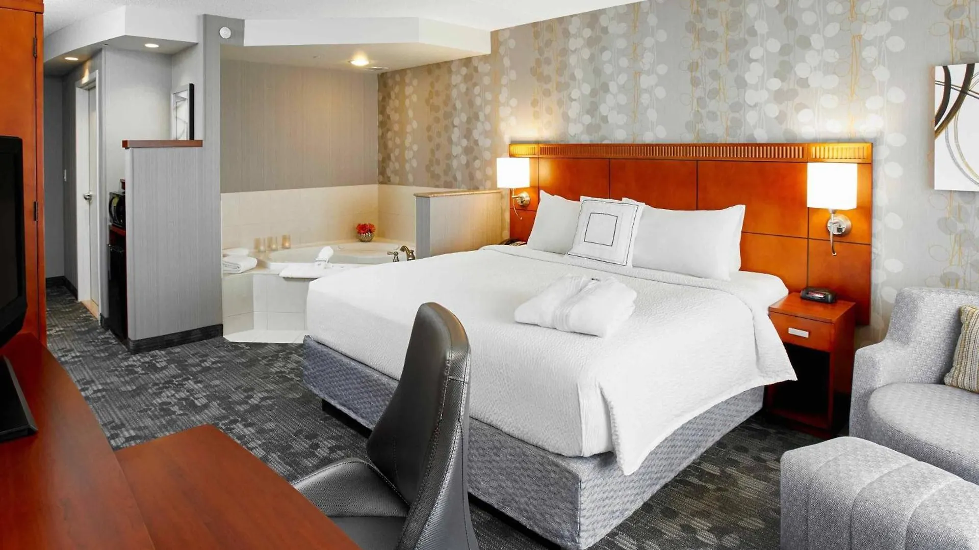 Courtyard By Marriott Toronto Brampton Hotel