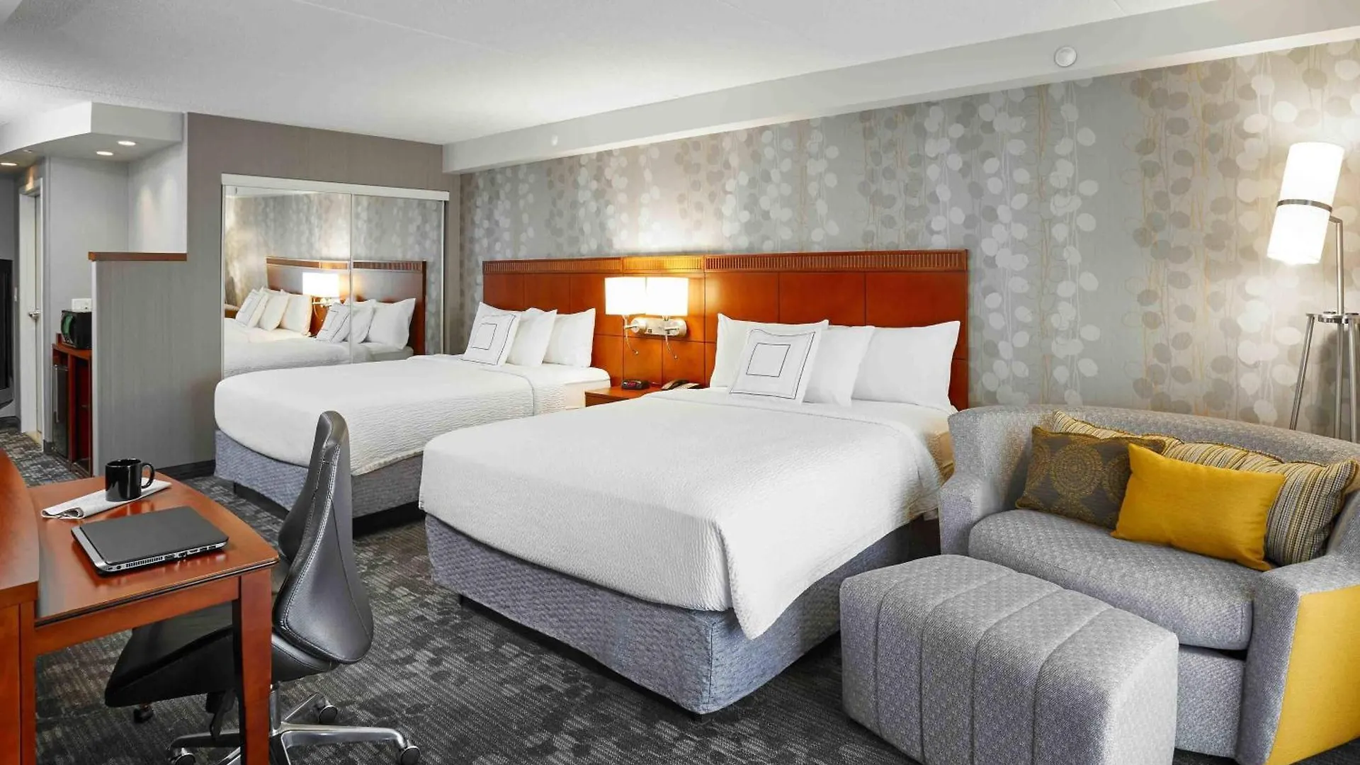 Courtyard By Marriott Toronto Brampton Hotel
