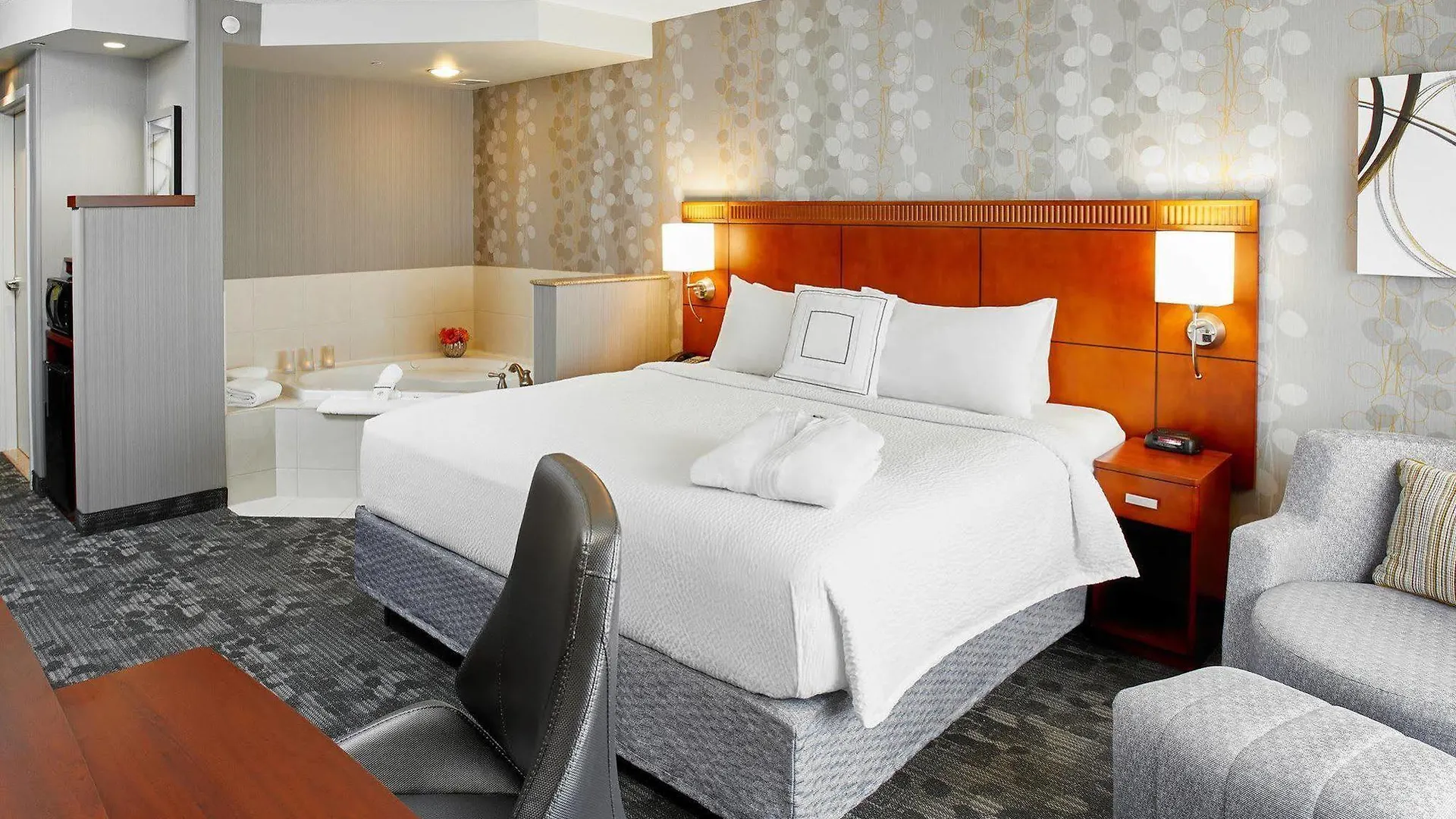 Courtyard By Marriott Toronto Brampton Hotel
