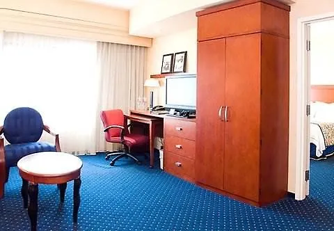 Courtyard By Marriott Toronto Brampton Hotel