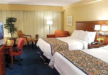 Courtyard By Marriott Toronto Brampton Hotel 3*,
